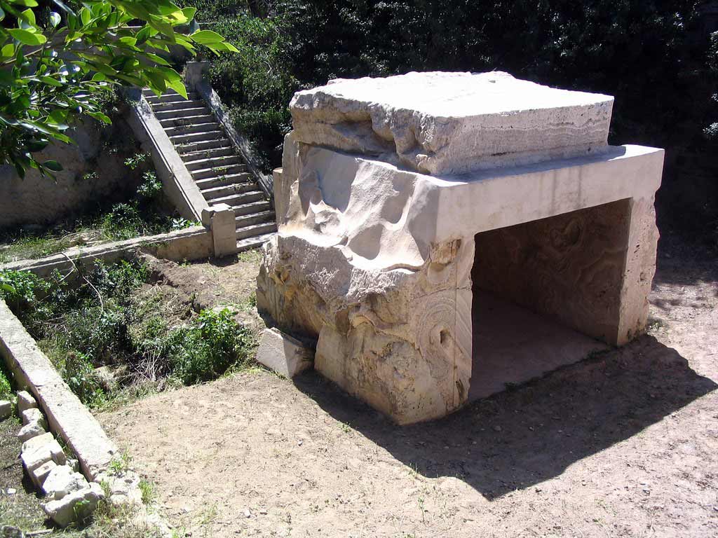 Restos de la tumba de Alejandro Magno