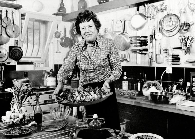 Ellas cocineras, ellos chefs, limita la cocina femenina