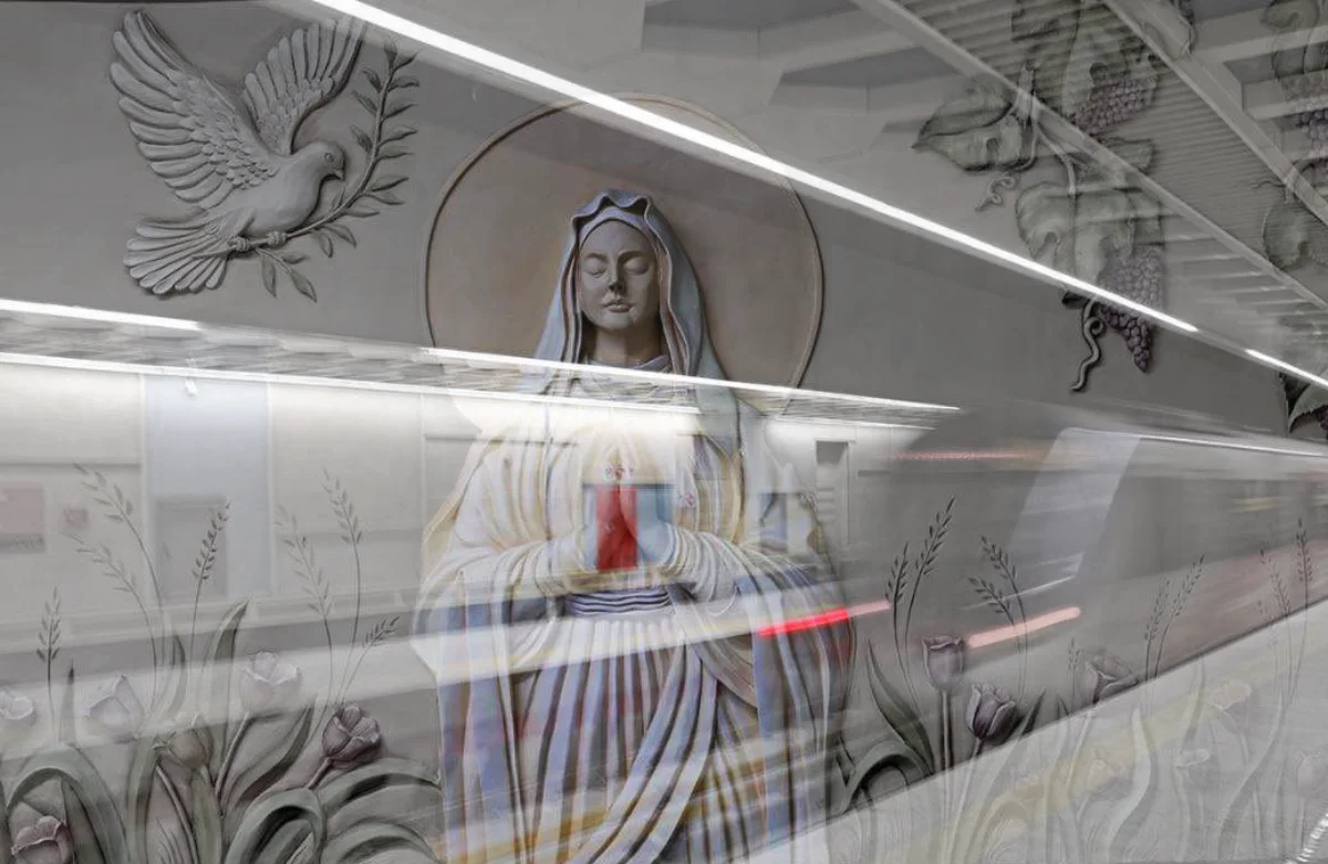 Irán inaugura una estación de metro en honor a la Virgen María en Teherán