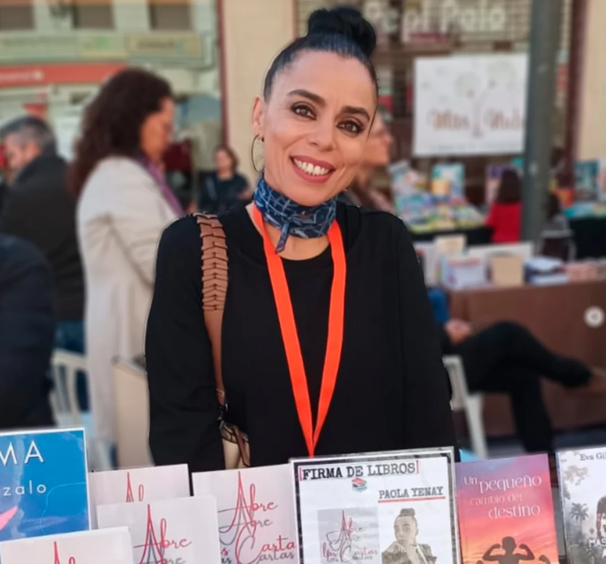 Paola Yenay, la mujer vestida abre sus cartas
